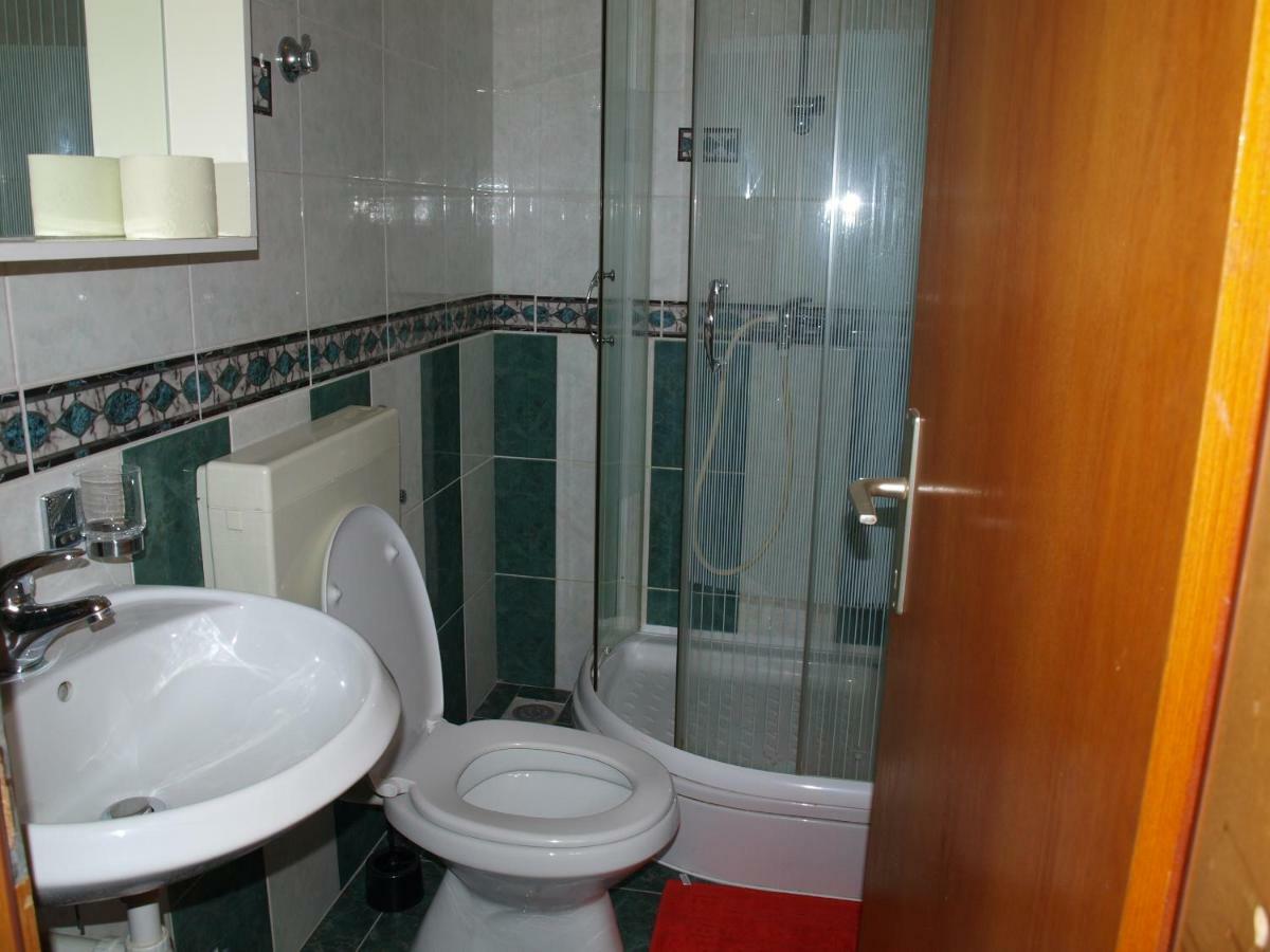 Apartment Duje Makarska Bagian luar foto