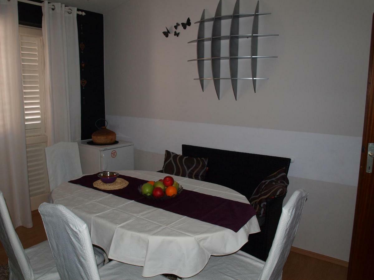 Apartment Duje Makarska Bagian luar foto